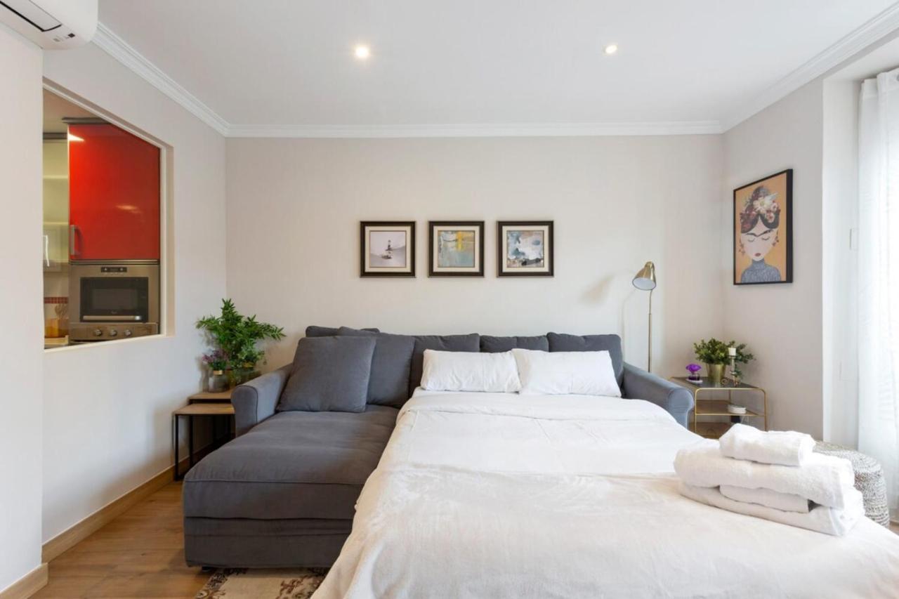 Elegant 1 Bedroom Apartment In The Heart Of Centro Мадрид Екстериор снимка