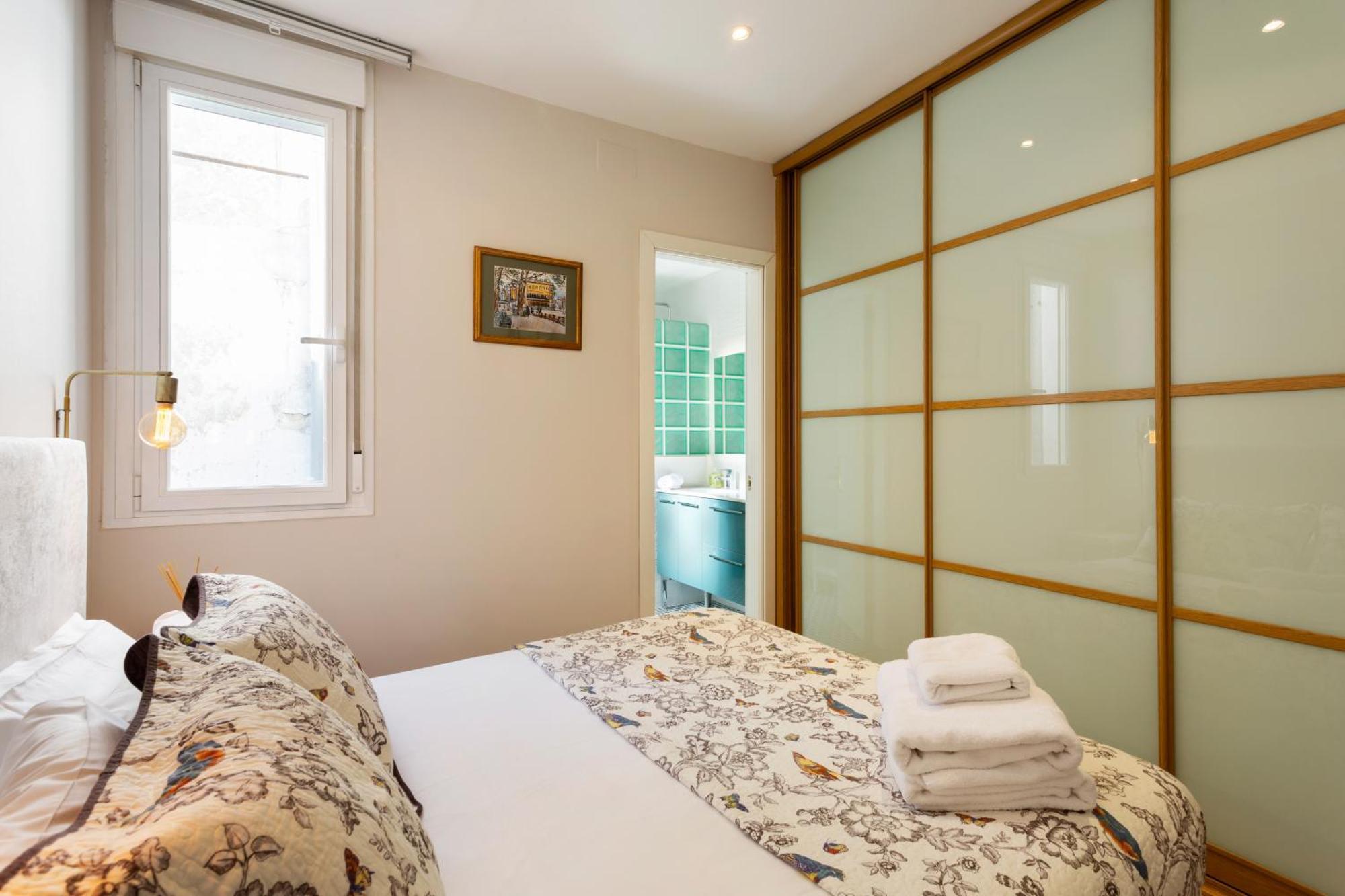 Elegant 1 Bedroom Apartment In The Heart Of Centro Мадрид Екстериор снимка