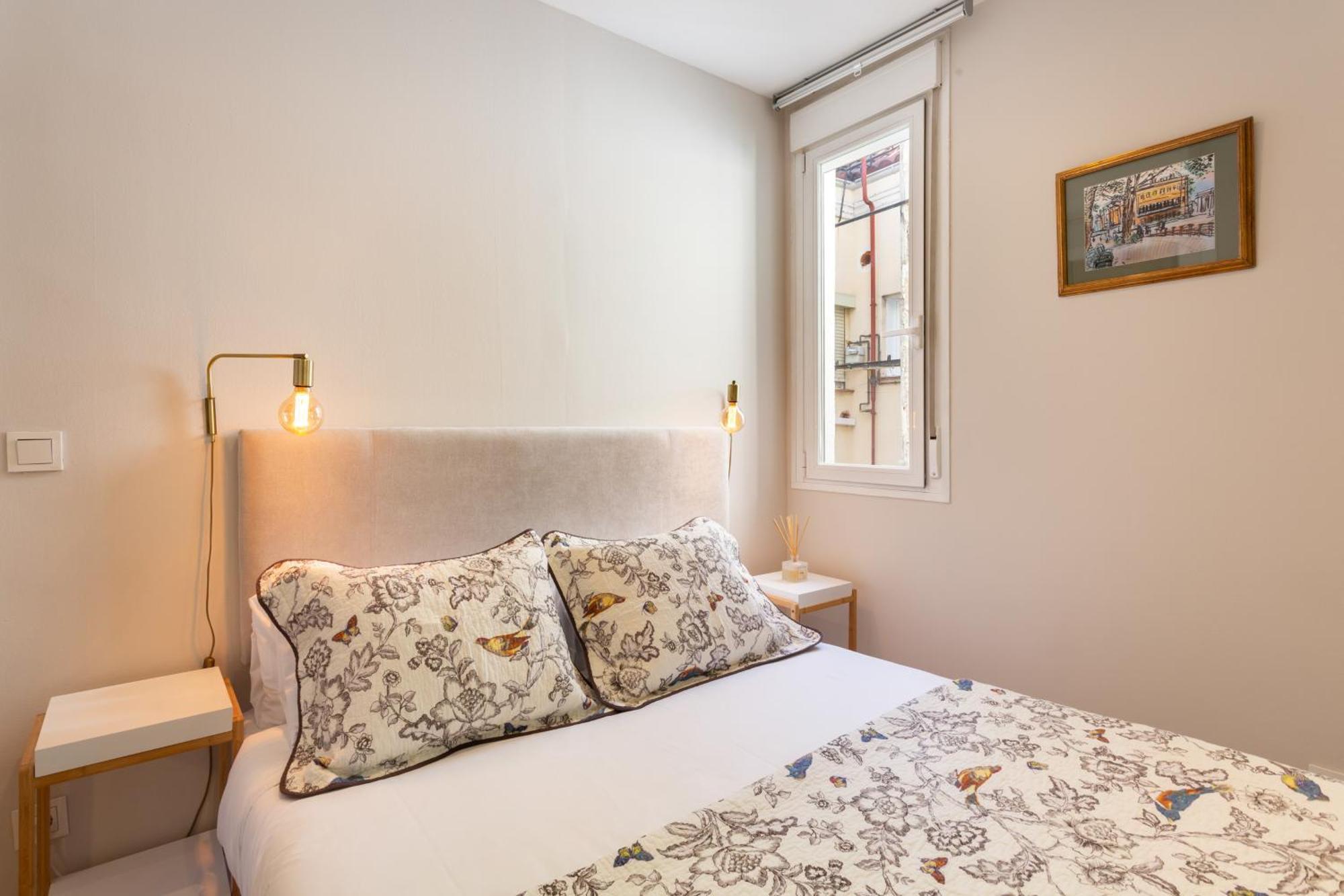 Elegant 1 Bedroom Apartment In The Heart Of Centro Мадрид Екстериор снимка