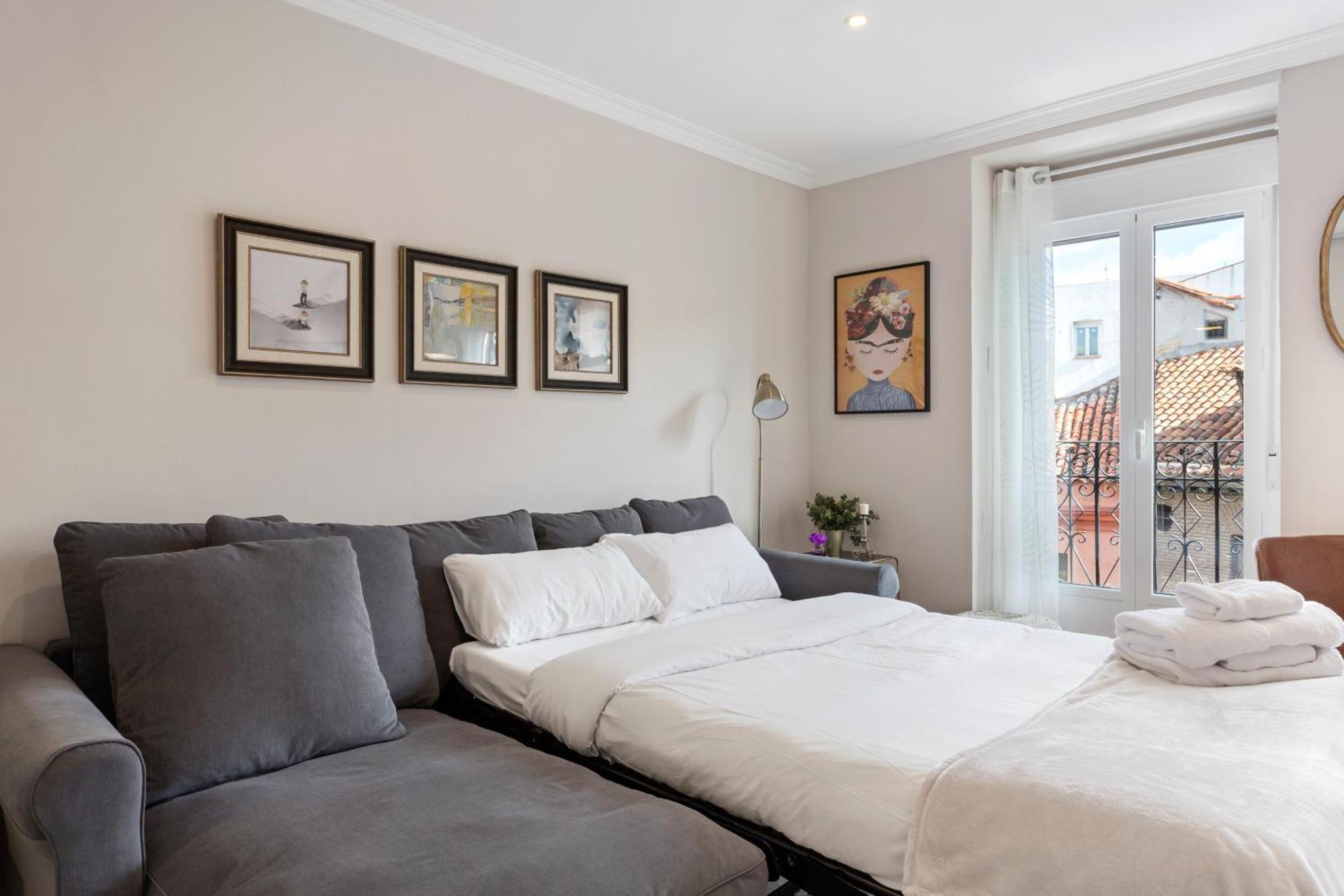 Elegant 1 Bedroom Apartment In The Heart Of Centro Мадрид Екстериор снимка